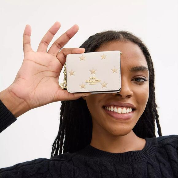 🎁 Coach Boxed Mini Wallet On A Chain With Star Print - Picture 6 of 7